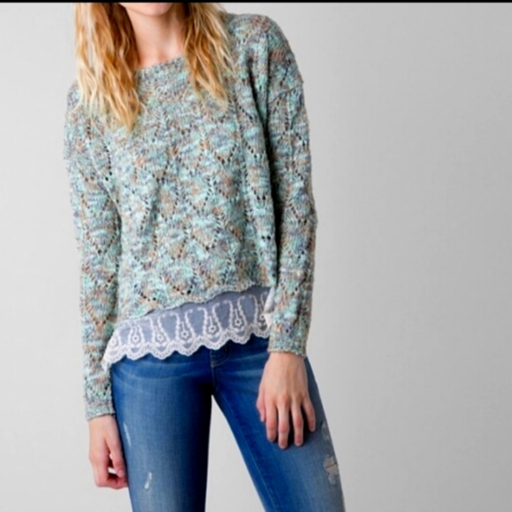 ❤️‍🔥 Gimmicks by BKE Small Knit Weave Lace Hem Sweater Green/Tan